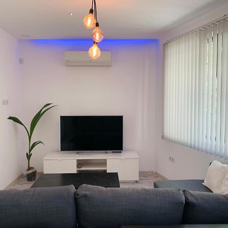 Nordic Style Apartment With Underground Parking Sofia Exterior photo